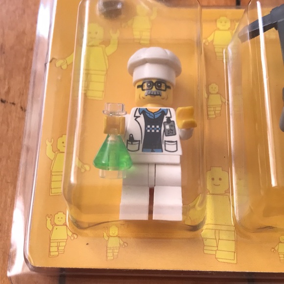 LEGO Minifigure 3 Pack 852766 LEGO Store Exclusive - Picture 3 of 5